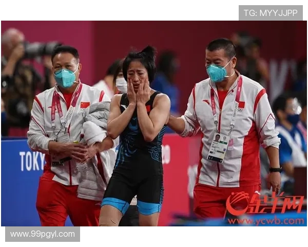 中国女生摔跤比赛：展现力量与优雅的竞技盛宴